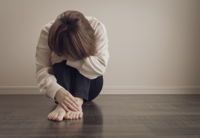 落ち込む人
